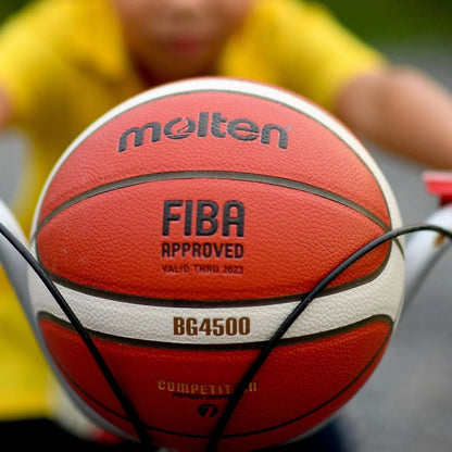 Balón de baloncesto Molten BG4500, detalle de los canales y costuras